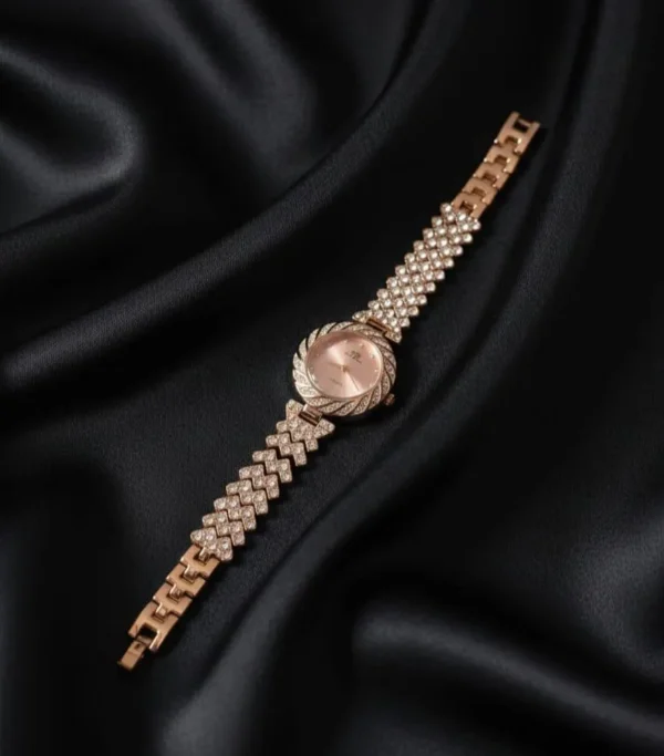 Women's Rose Gold Quartz Watch with Chain Strap - 1 Pc