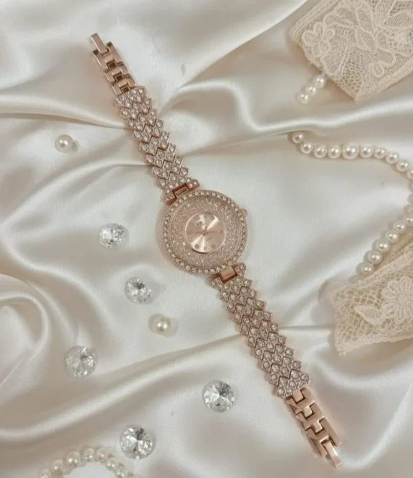 Chic Women's Quartz Watch with Water Resistance