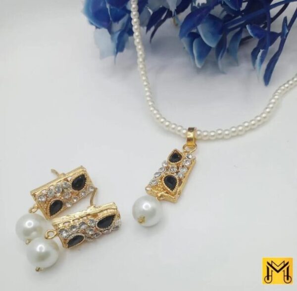 Box Design Gold Plated Gemstone Artificial Set