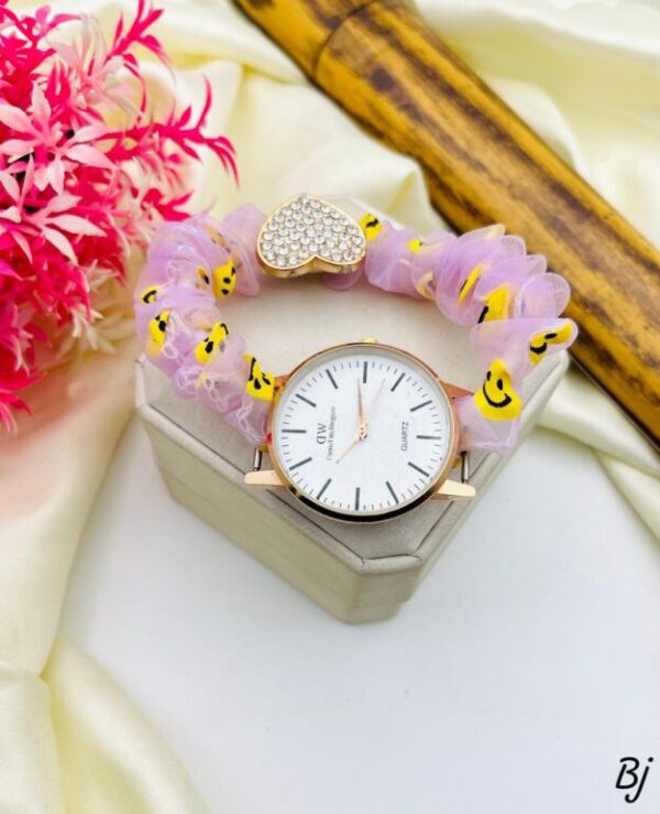 Stylish Women's Quartz Watch - Water Resistant - 1 Pc