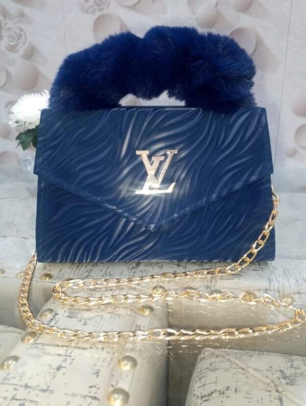 Women’s PU Leather Plain Shoulder Bag – Elegant & Stylish Everyday Handbag