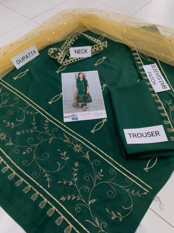 3 Pcs Girl's Dhanak Embroidered Unstitched Suit