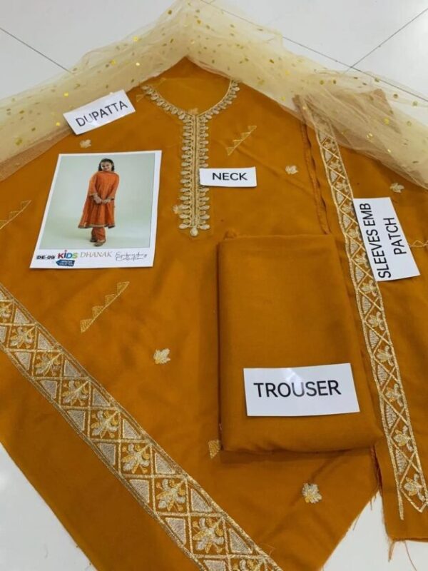 3 Pcs Girl's Dhanak Embroidered Unstitched Suit