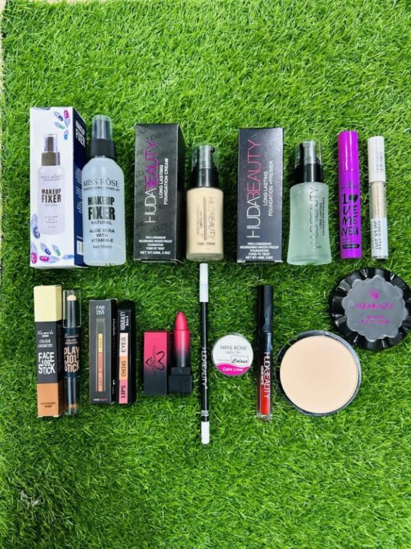 12 in 1 Makeup Deal - C