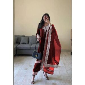 3 Pcs Women’s Stitched Organza Embroidered Suit