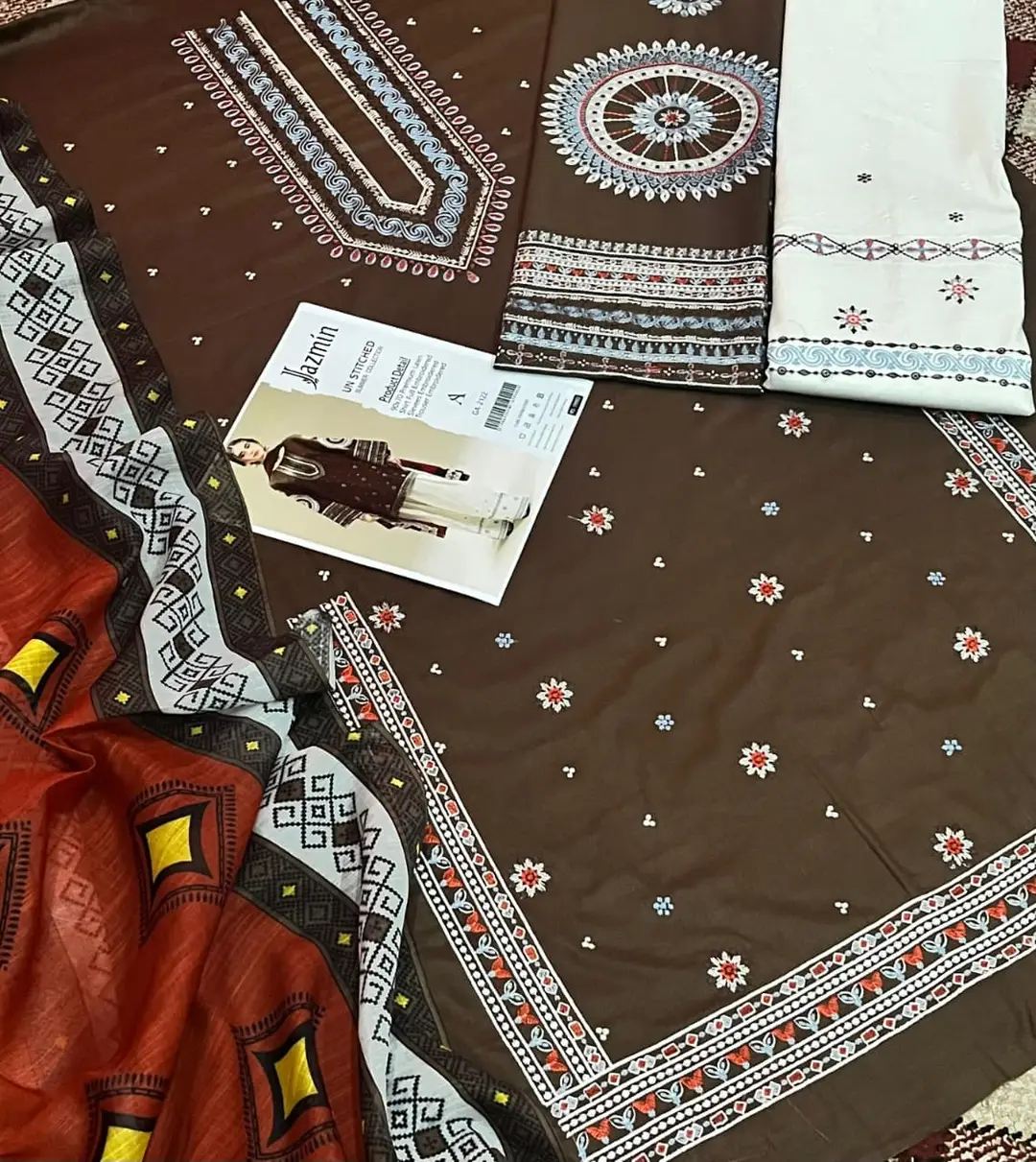 3 Pcs Women's Unstitched Embroidered Suit - Image 3